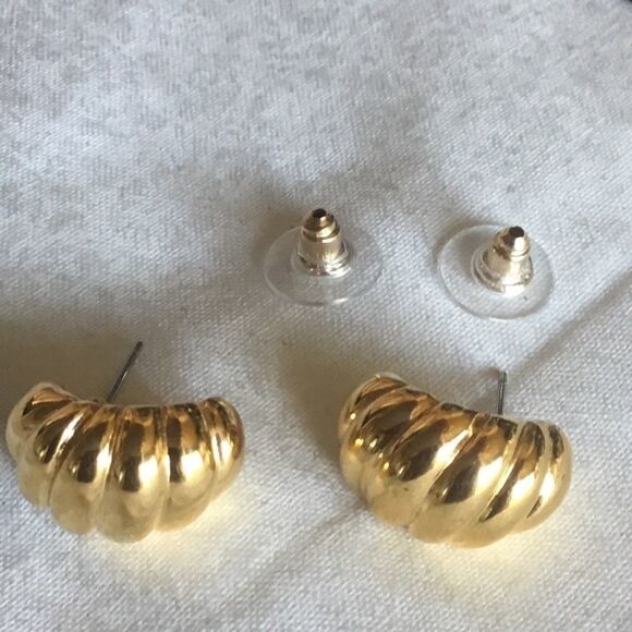 $10 or 3/$20  Goldtone  Banded Earrings - Picture 2 of 7
